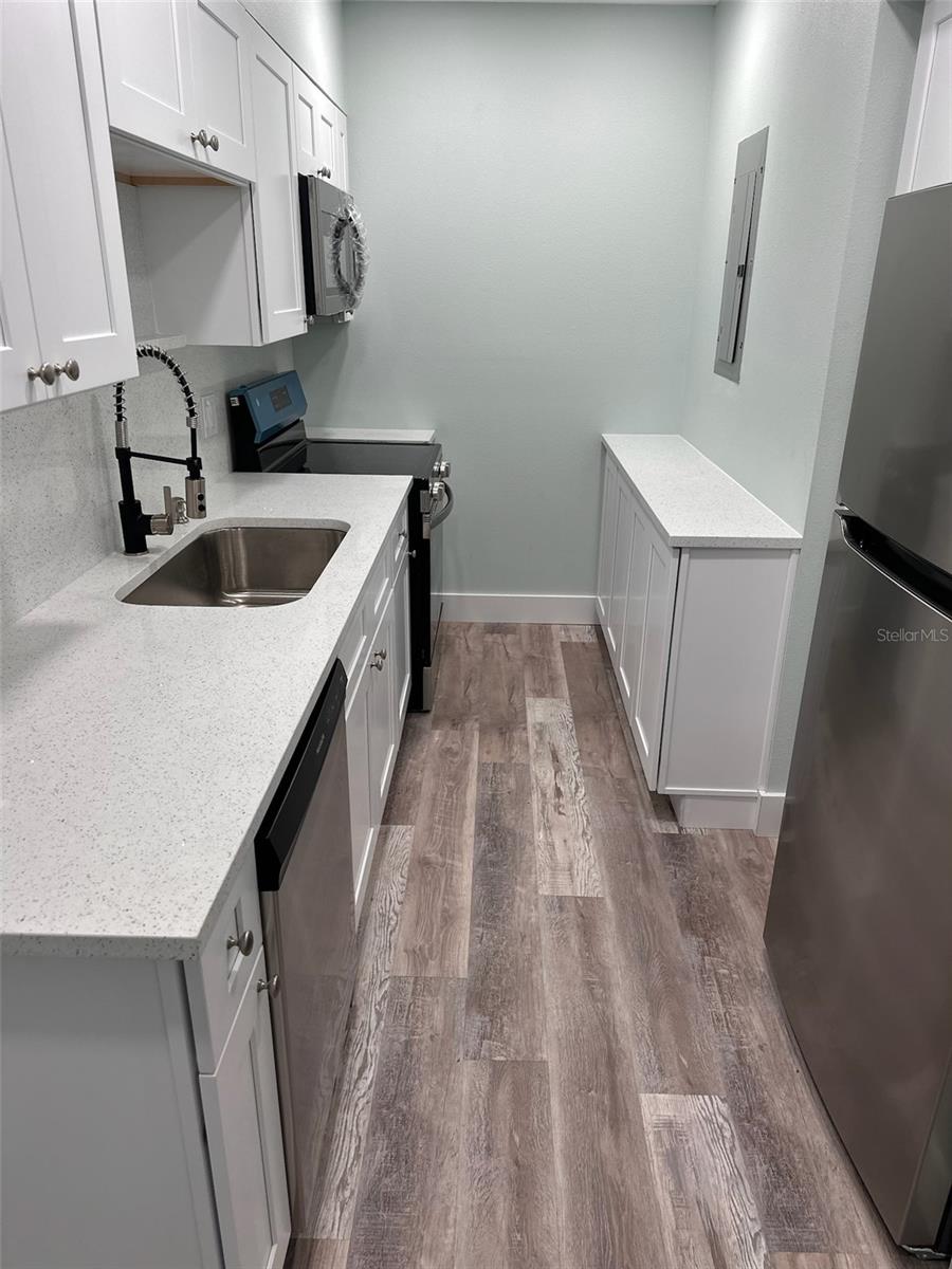 201 Medallion Blvd #d Property Photo 8