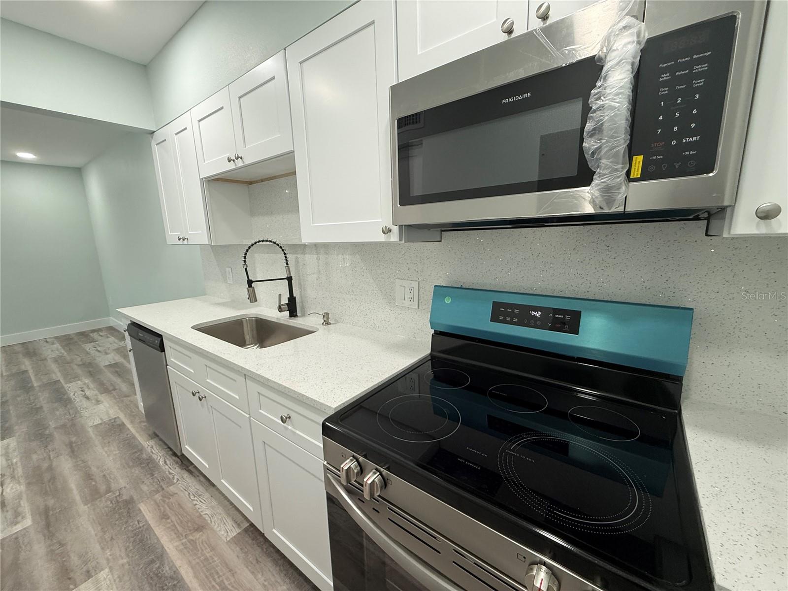201 Medallion Blvd #d Property Photo 10