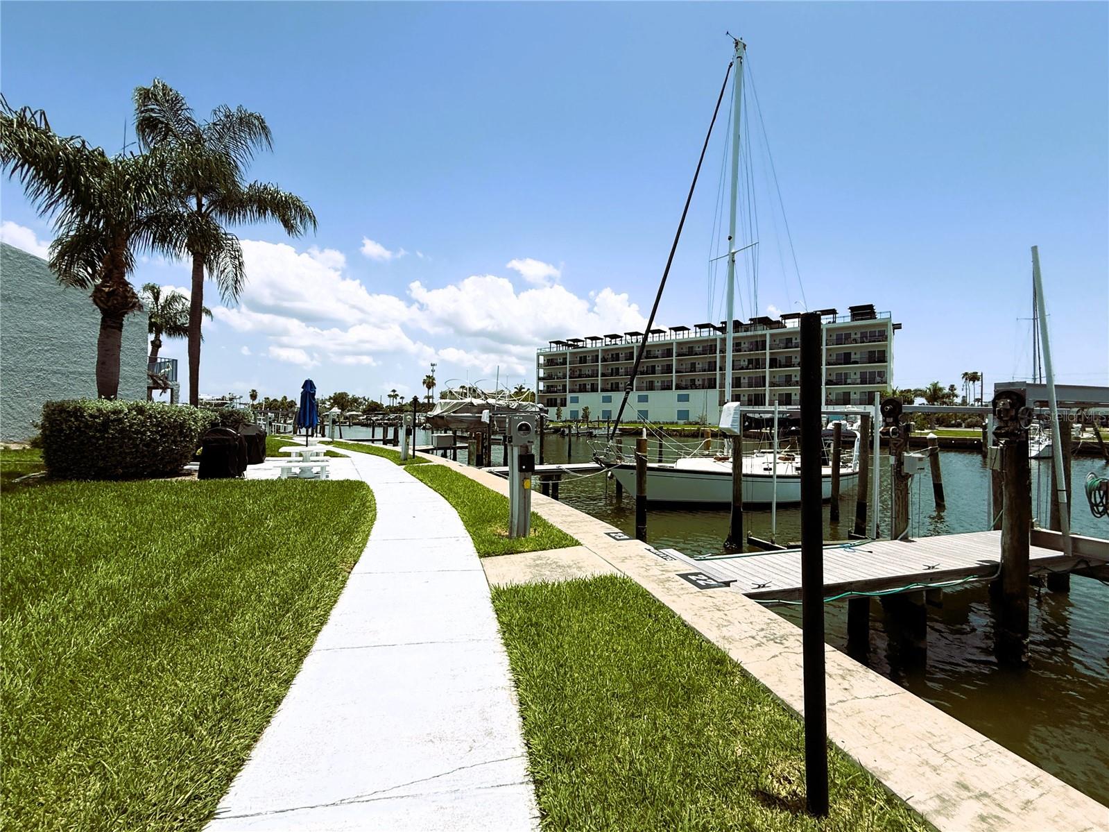 201 Medallion Blvd #d Property Photo 15