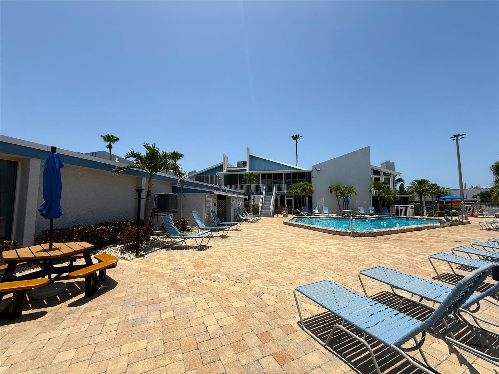 201 Medallion Blvd #d Property Photo 25