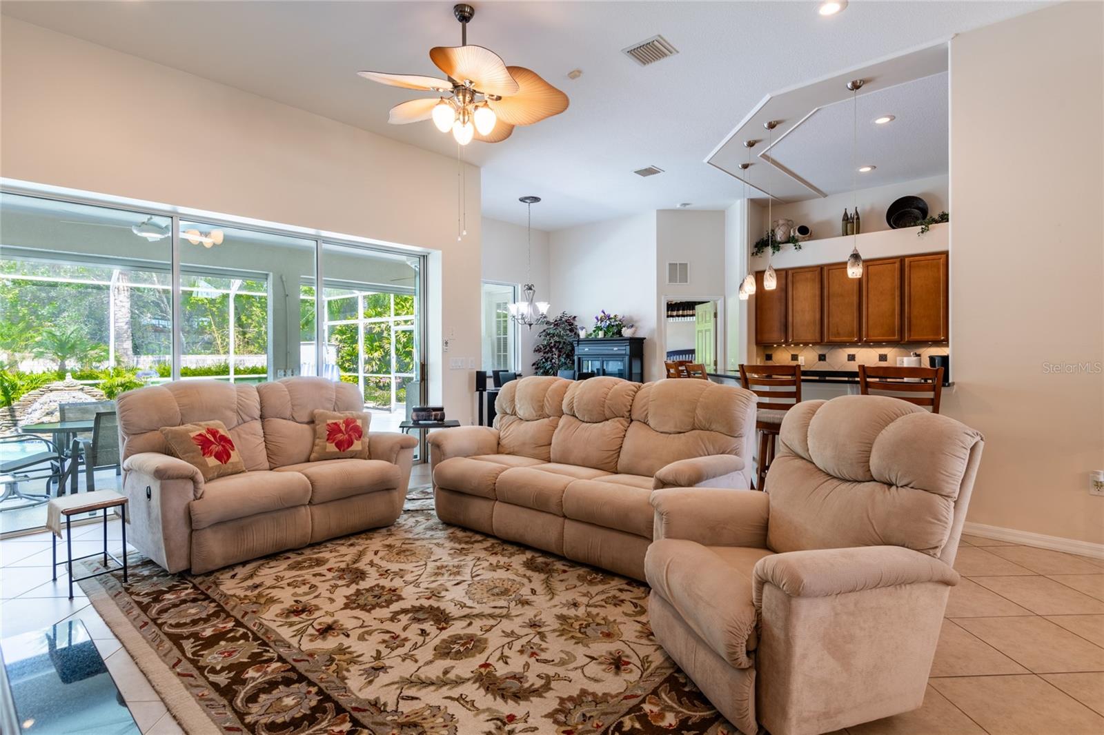 21023 Los Cabos Ct Property Photo 6
