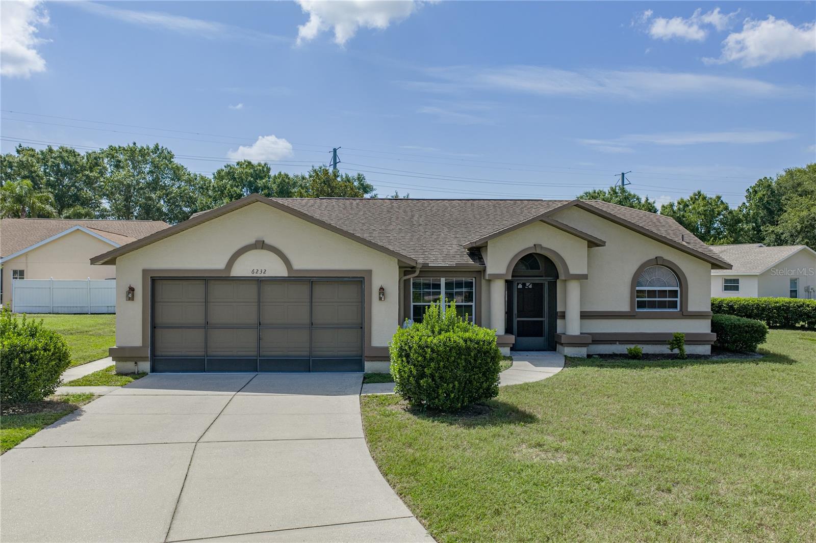 6232 Huntington Dr Property Photo 1