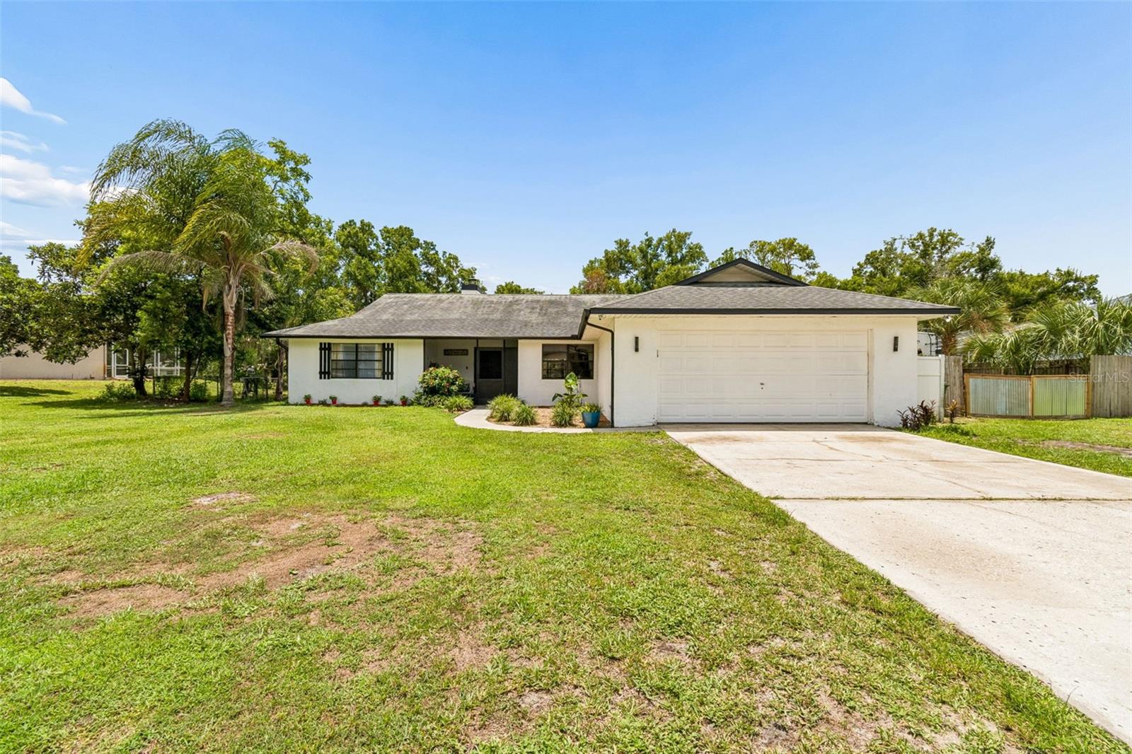 22408 SHORESIDE DR Property Photo 1