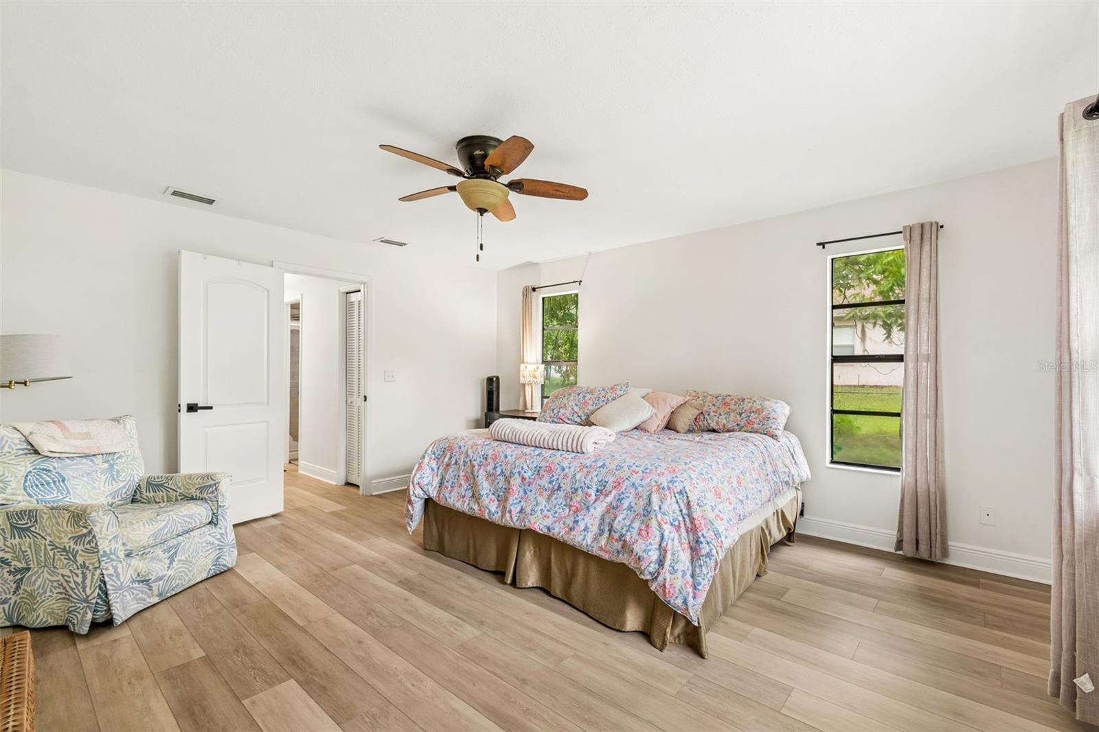 22408 Shoreside Dr Property Photo 22