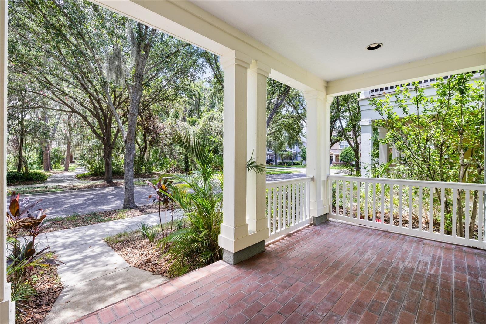 5906 Beaconpark St Property Photo 5