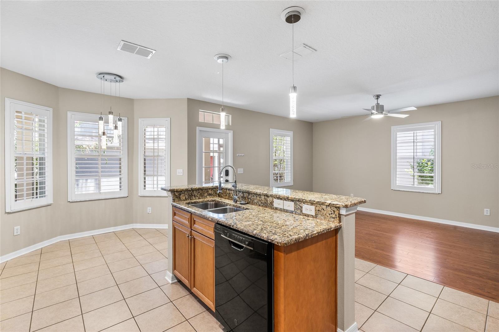 5906 Beaconpark St Property Photo 24