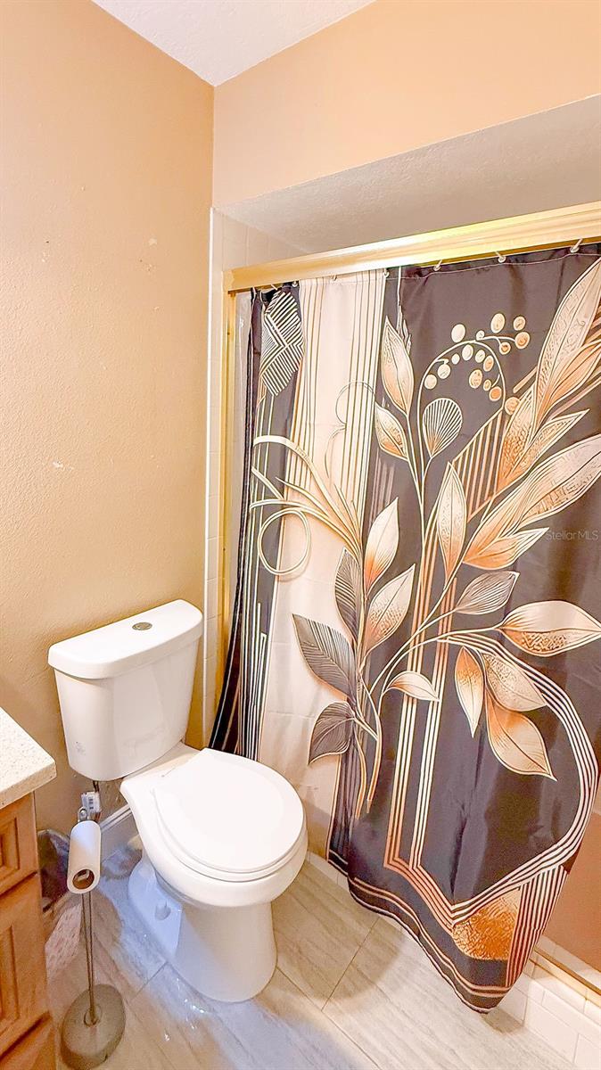 11001 N Armenia Ave Property Photo 24