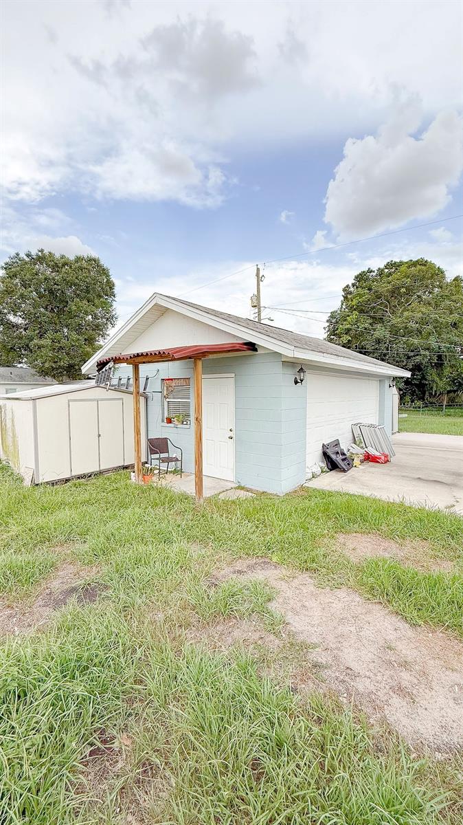 11001 N Armenia Ave Property Photo 44