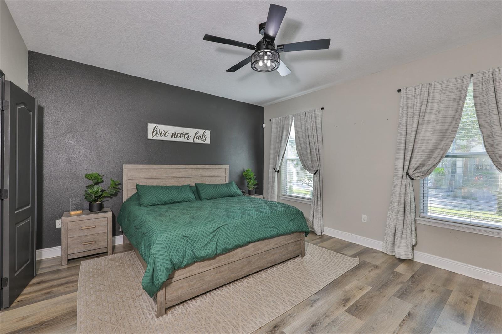 7912 Hampton Lake Dr Property Photo 16