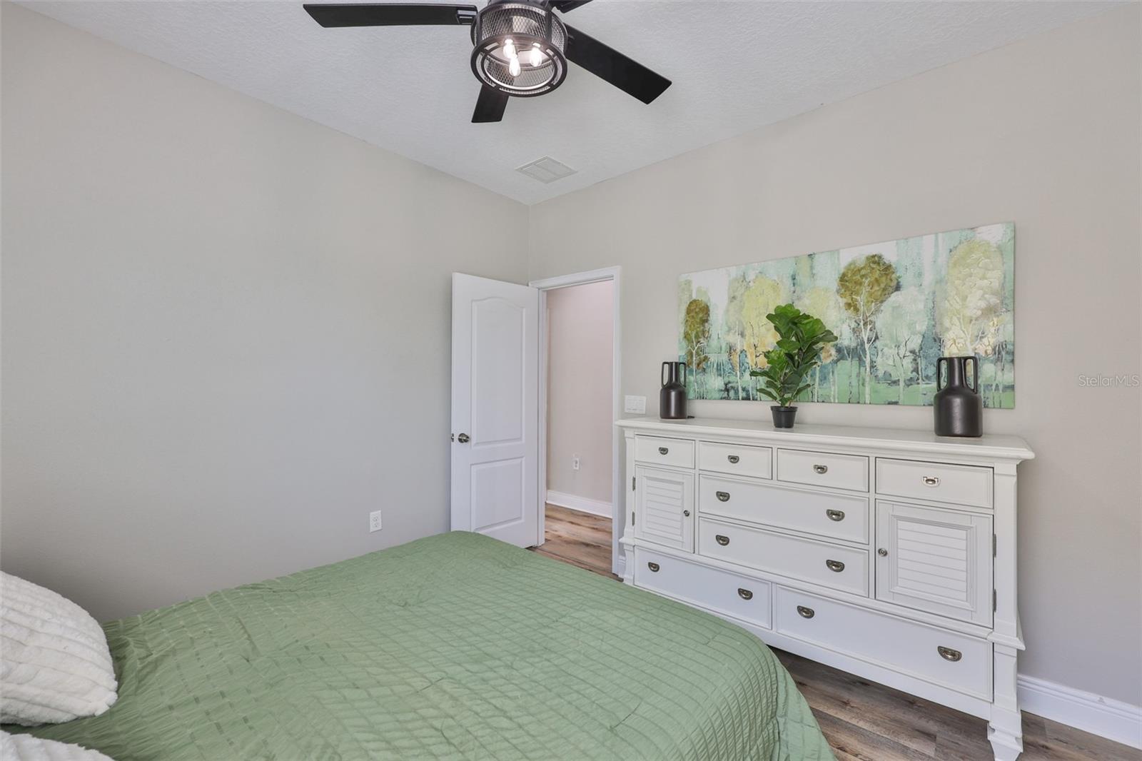 7912 Hampton Lake Dr Property Photo 23