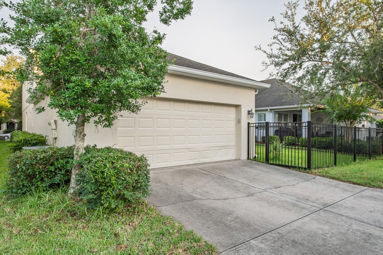 7912 Hampton Lake Dr Property Photo 29