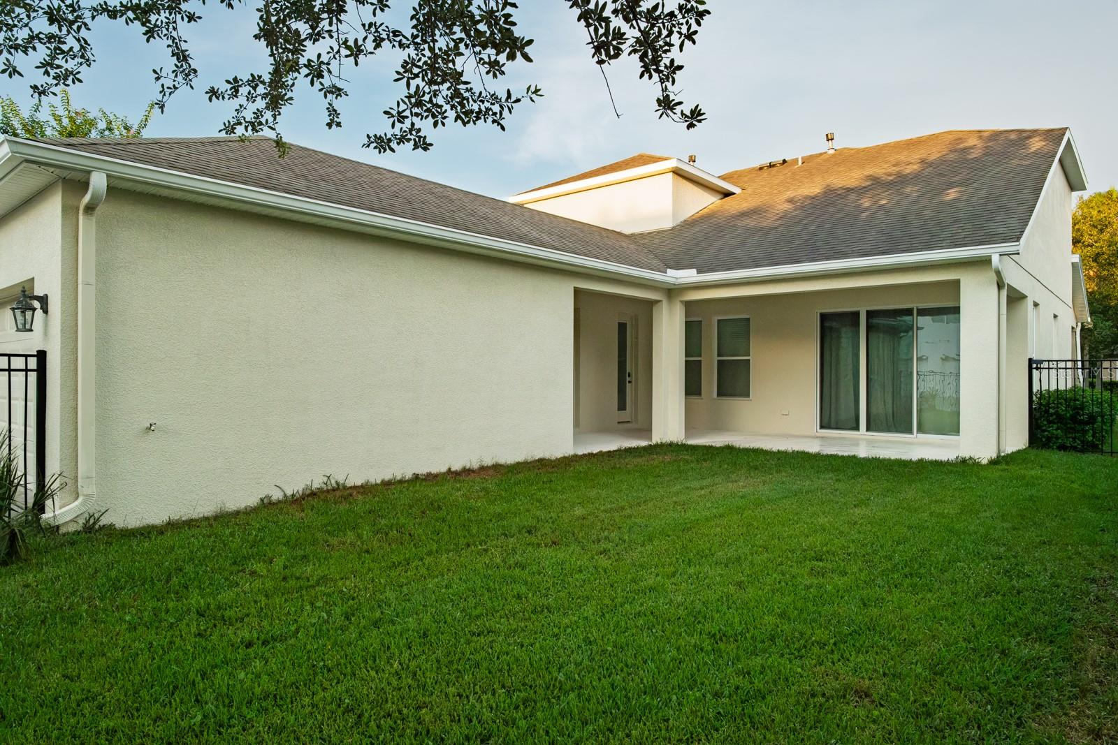 7912 Hampton Lake Dr Property Photo 30
