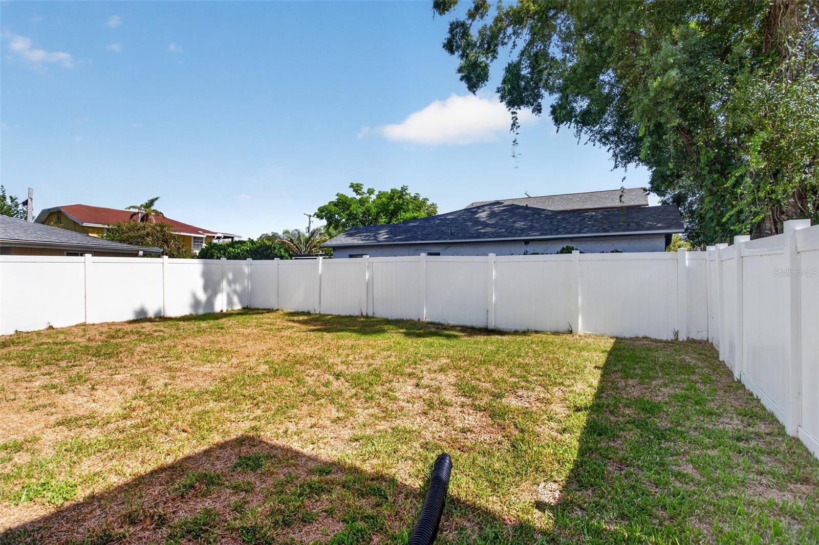 3022 W Douglas St Property Photo 15
