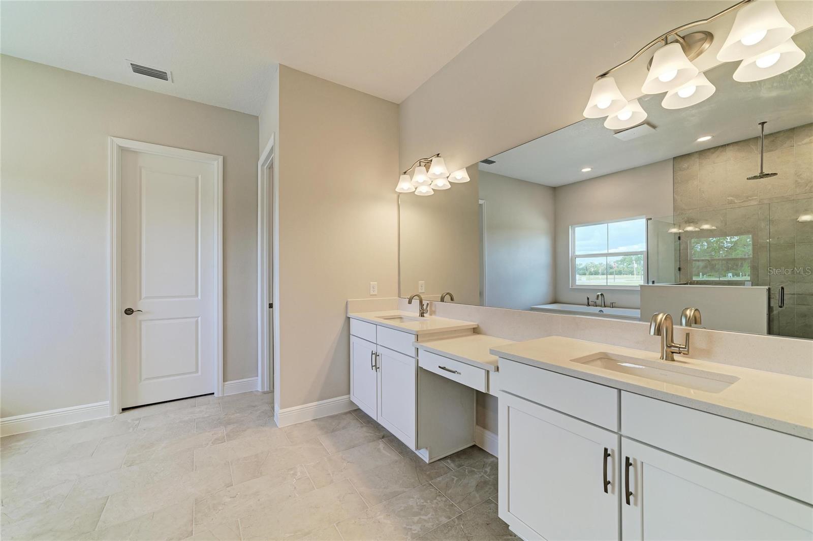 11340 Longleaf Pines Blvd Property Photo 7