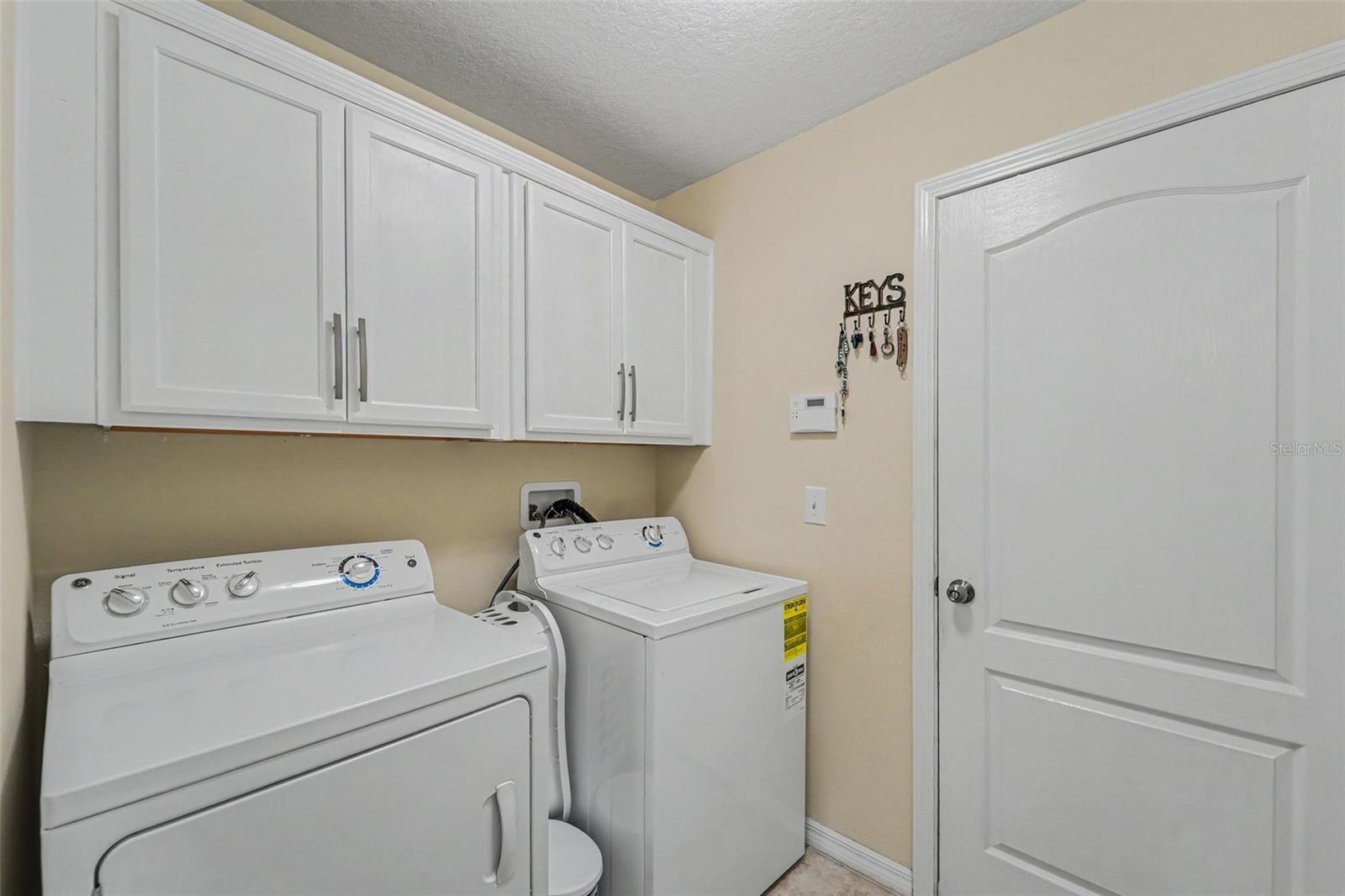 10048 Ives Loop Property Photo 24