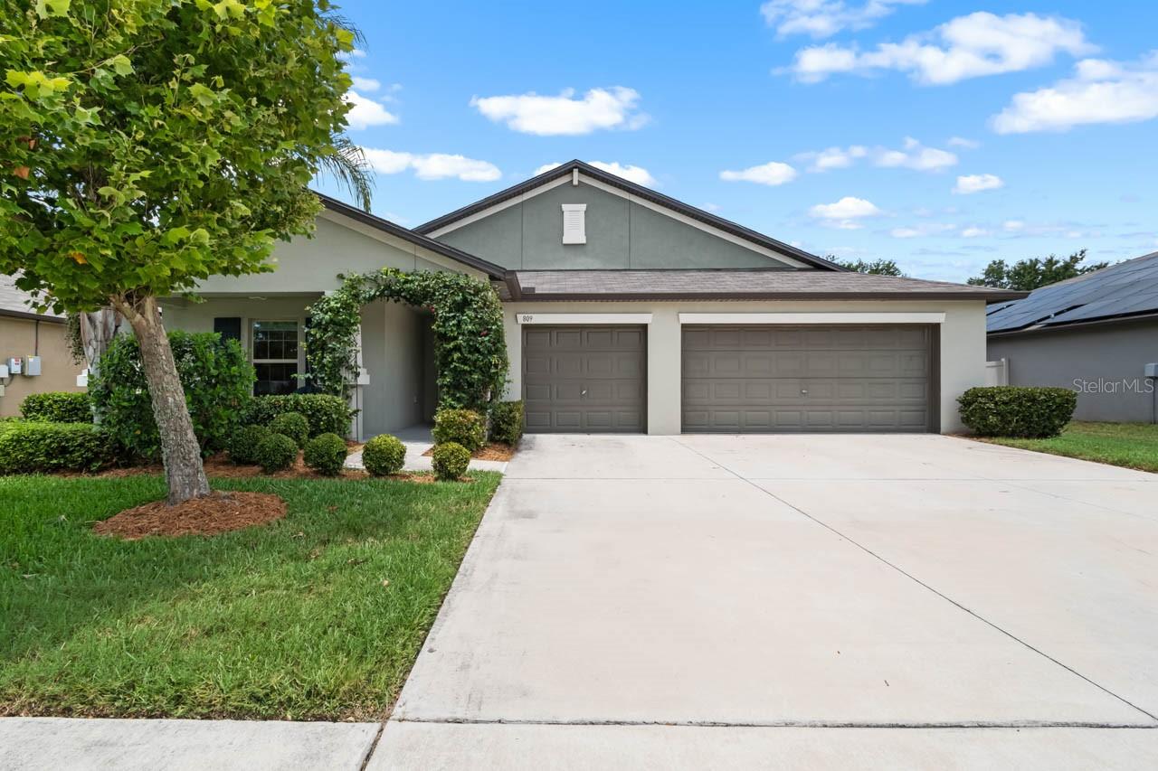 809 Timeless Moss Dr Property Photo 2