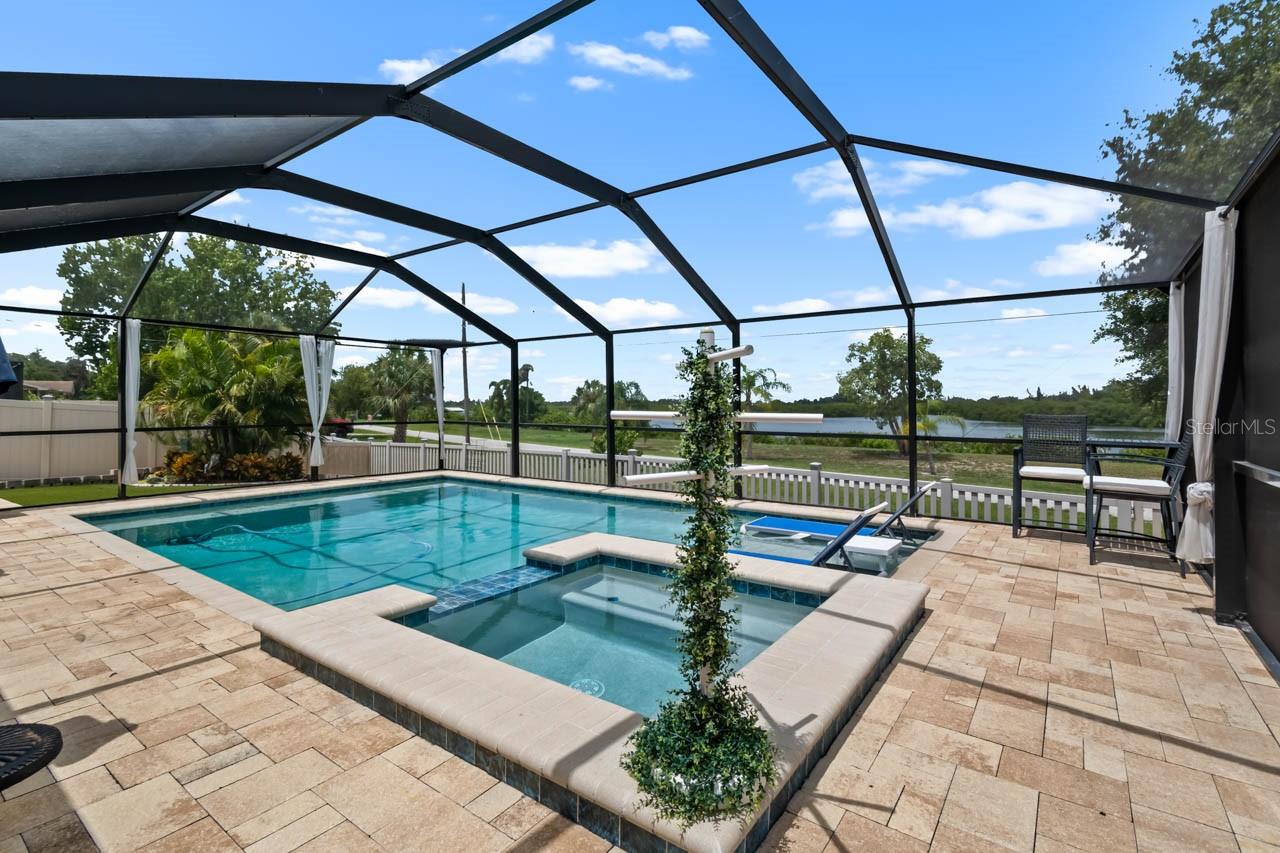 809 Timeless Moss Dr Property Photo 3