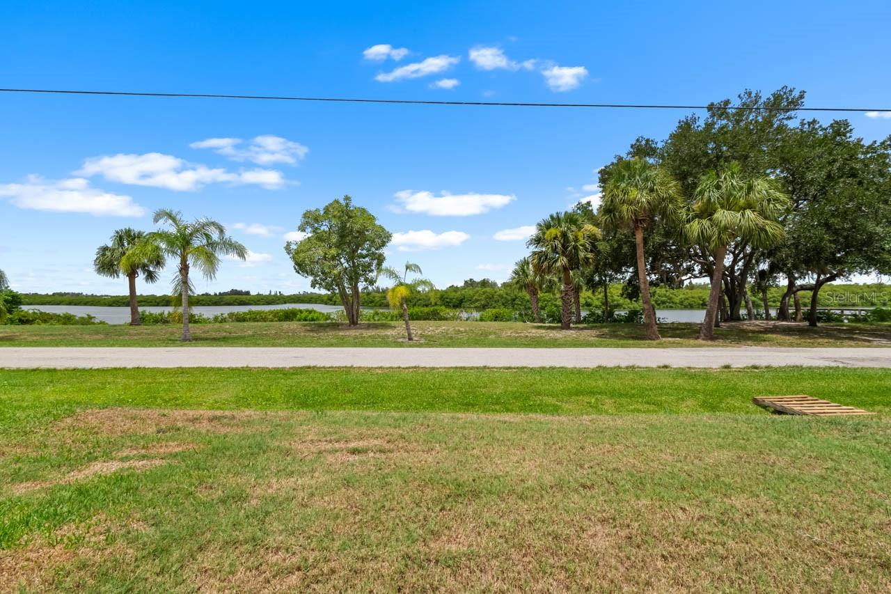 809 Timeless Moss Dr Property Photo 48