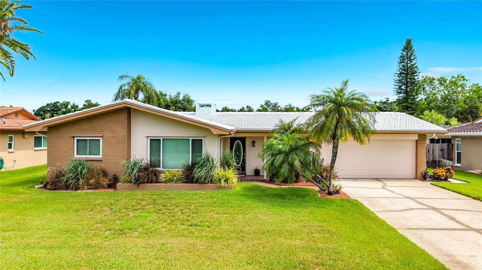 2178 Waterside Dr Property Photo 1