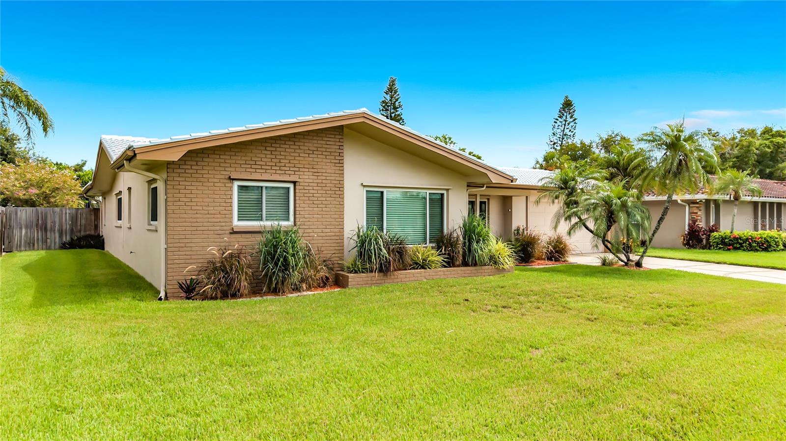 2178 Waterside Dr Property Photo 4