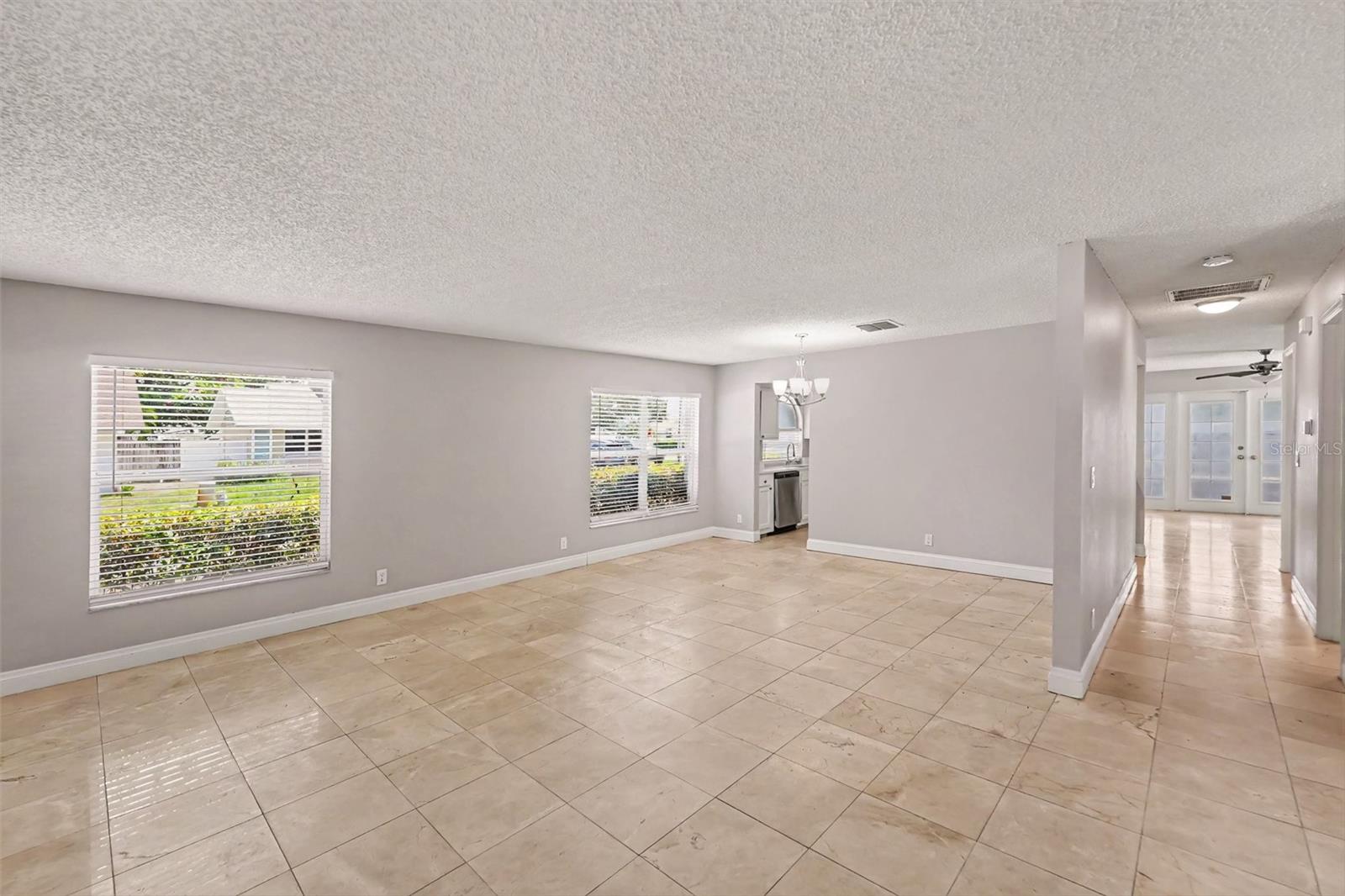 9160 136th Way Property Photo 4