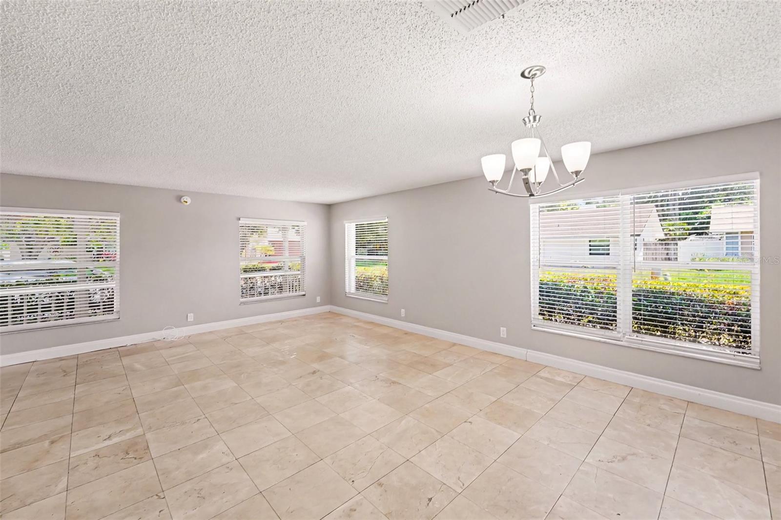 9160 136th Way Property Photo 7