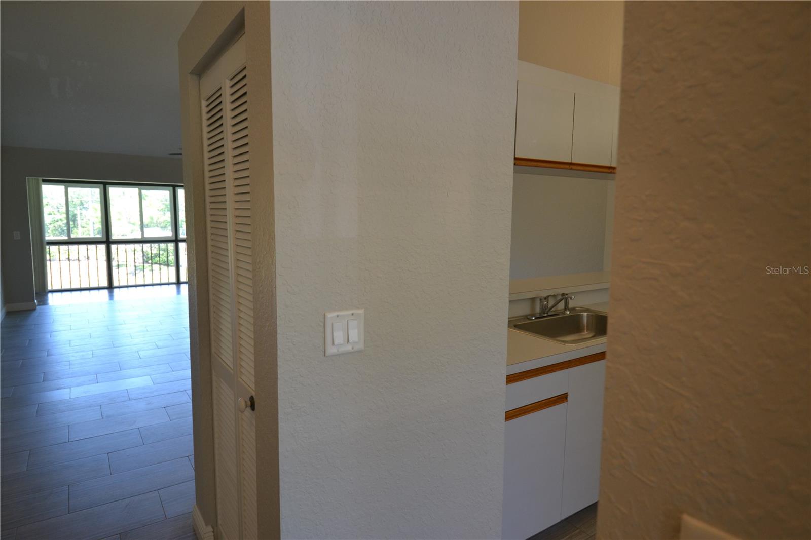 1801 E Lake Rd #9e Property Photo 3