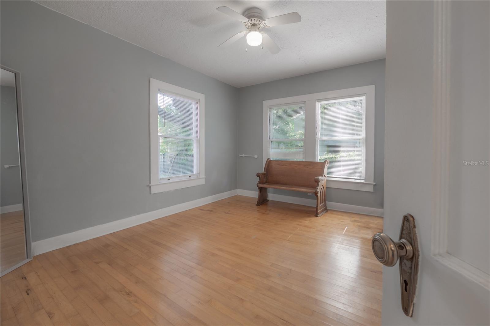 1300 E Henry Ave Property Photo 25