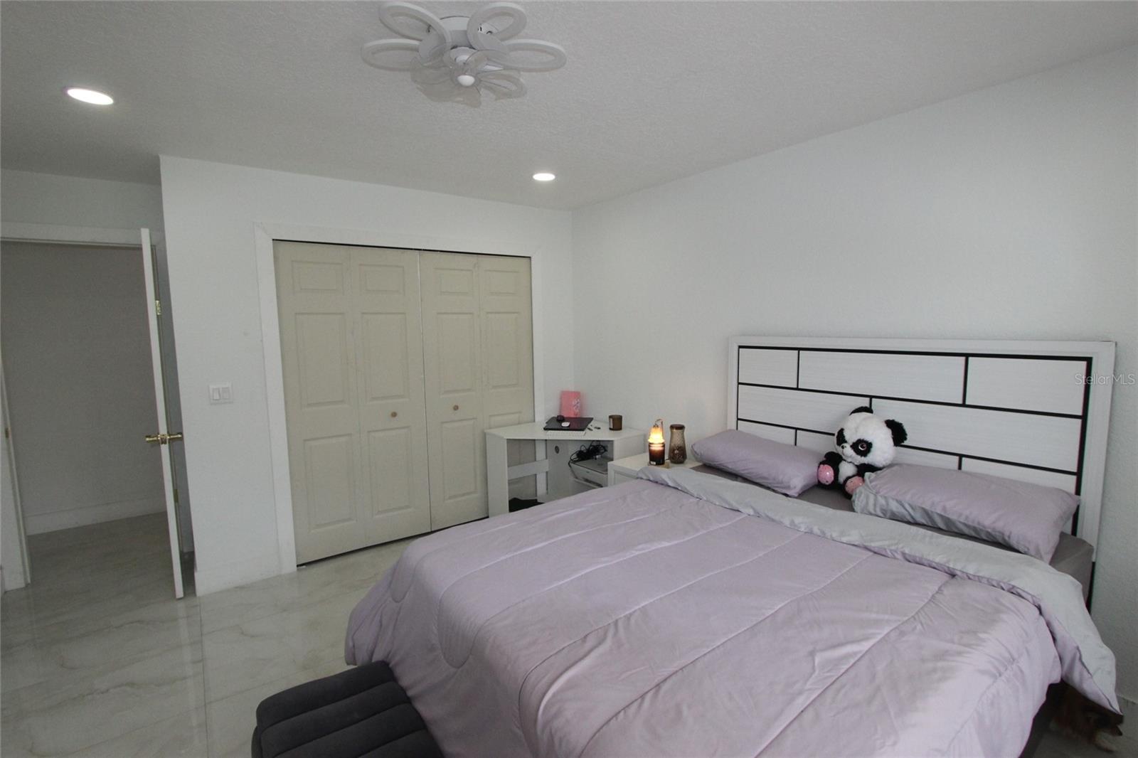 5045 Kenmore St Property Photo 24
