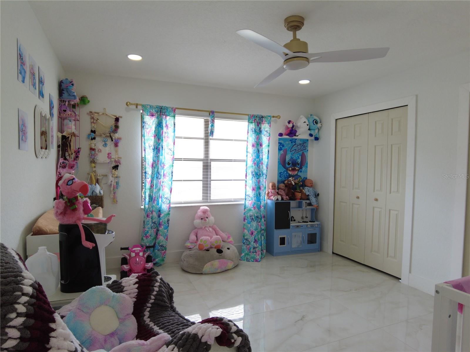 5045 Kenmore St Property Photo 28