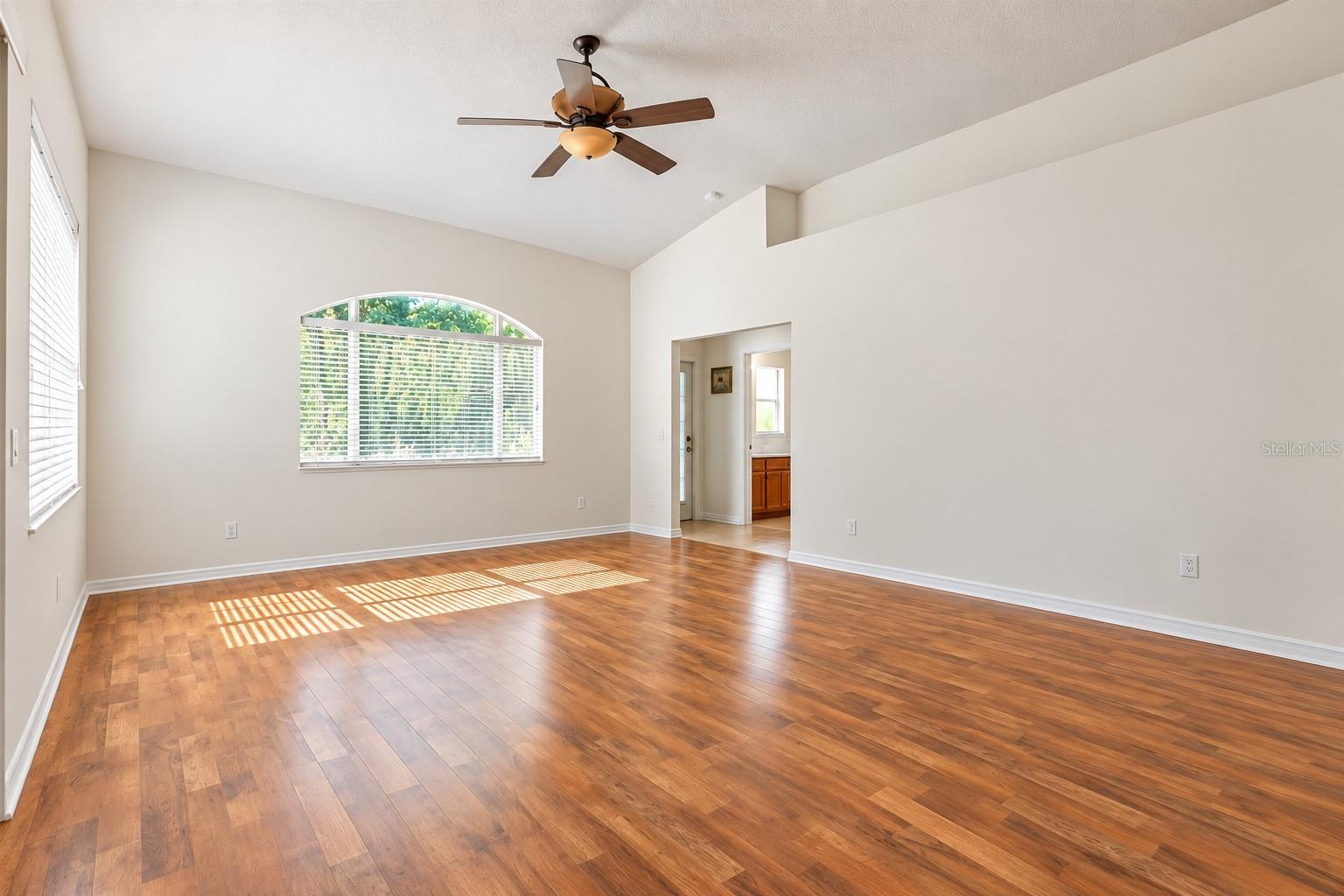 16132 Ivy Lake Dr Property Photo 3