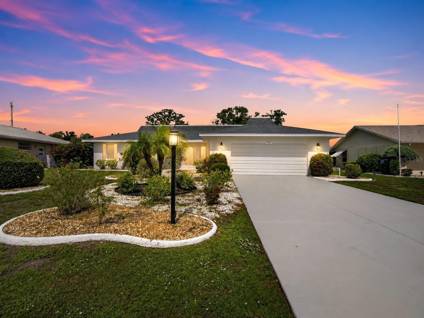 1244 W Del Webb Blvd Property Photo 1