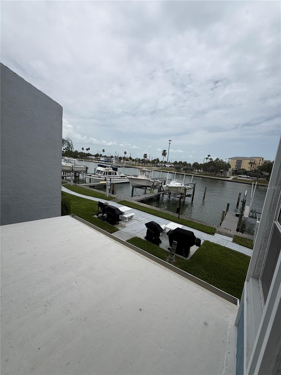 315 Medallion Blvd #h Property Photo 3