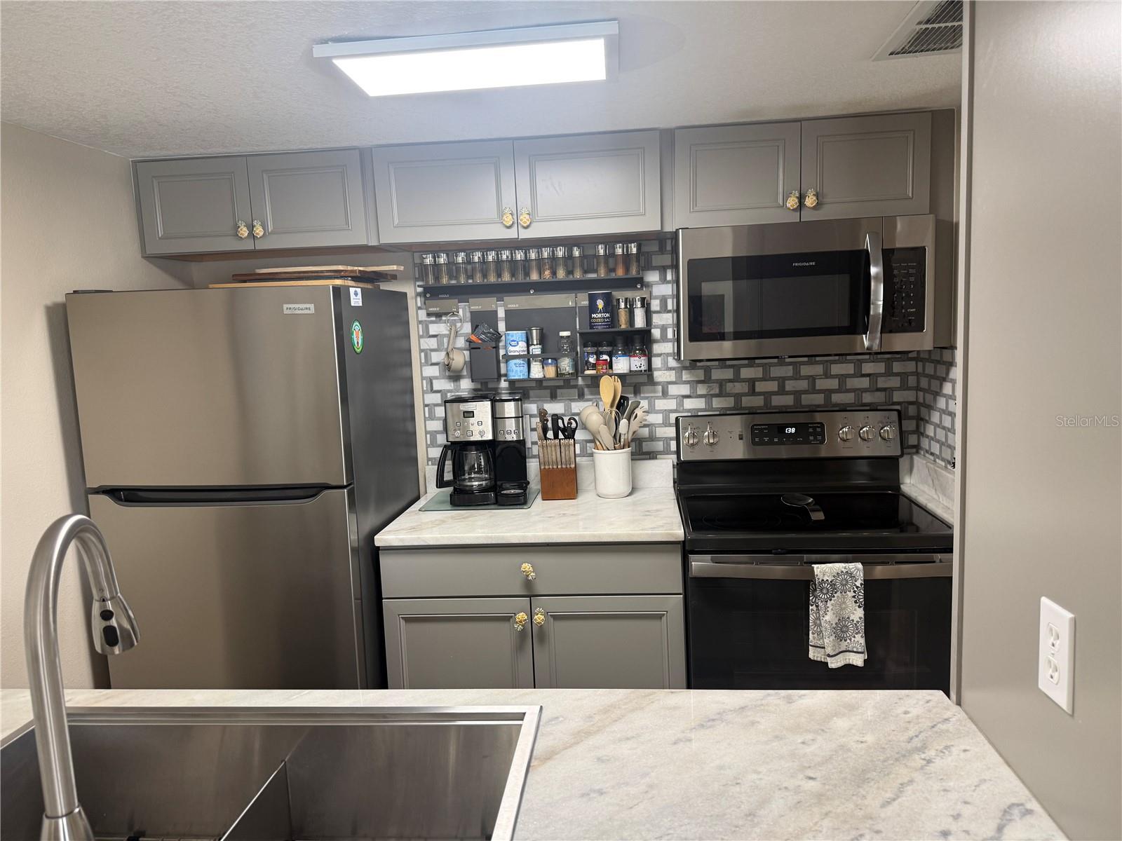 315 Medallion Blvd #h Property Photo 8