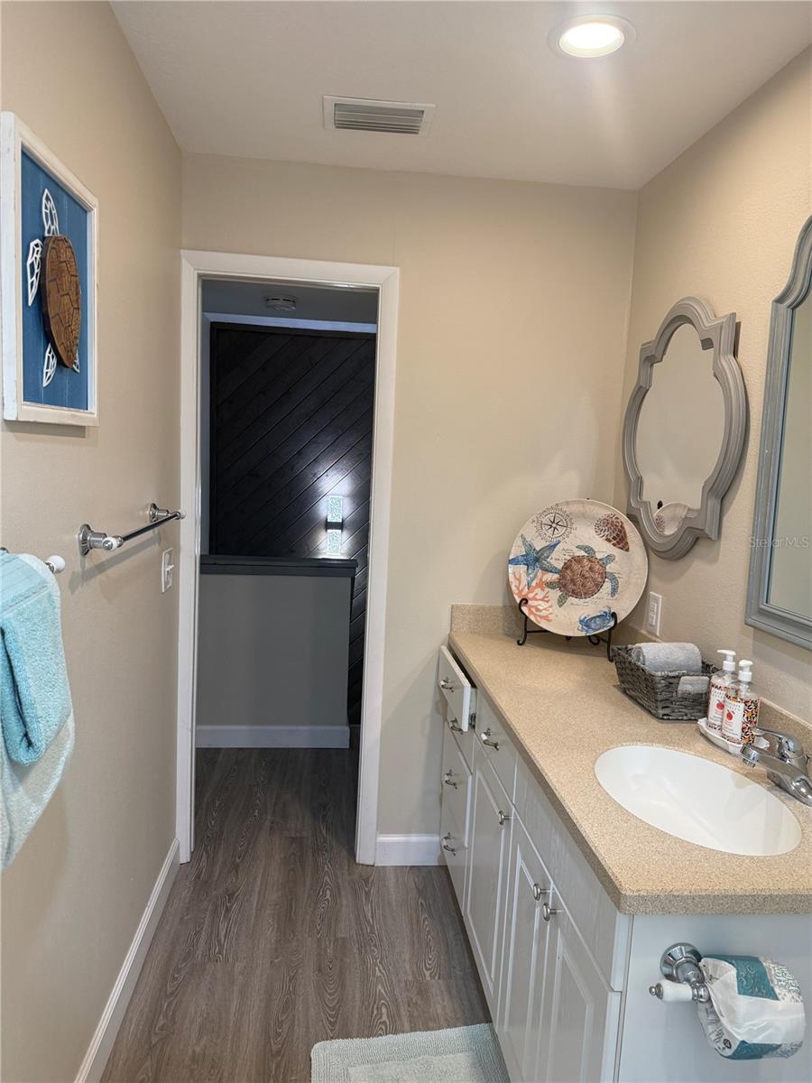 315 Medallion Blvd #h Property Photo 33