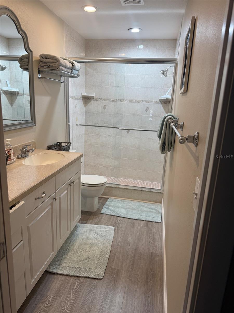 315 Medallion Blvd #h Property Photo 34