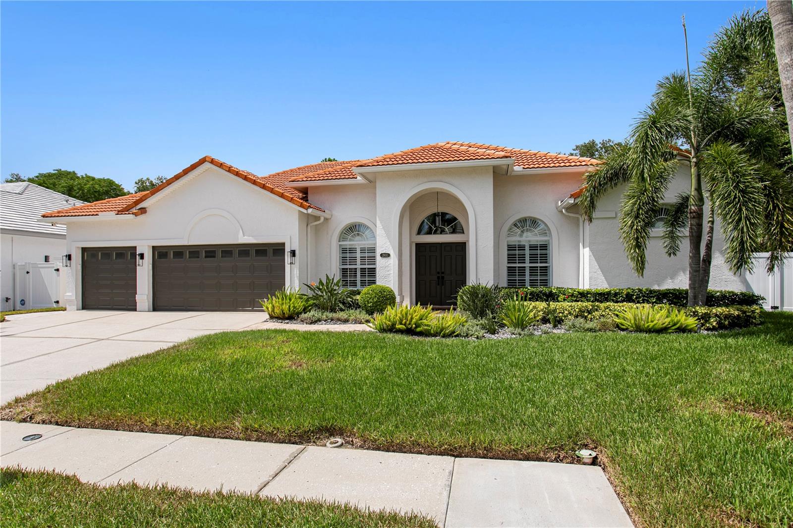 2801 SHORE BREEZE DR Property Photo 1