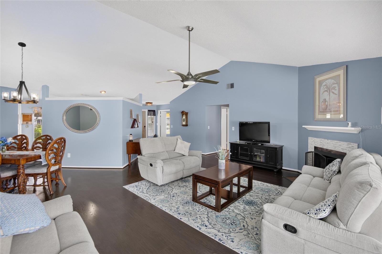15112 Roundup Dr Property Photo 11