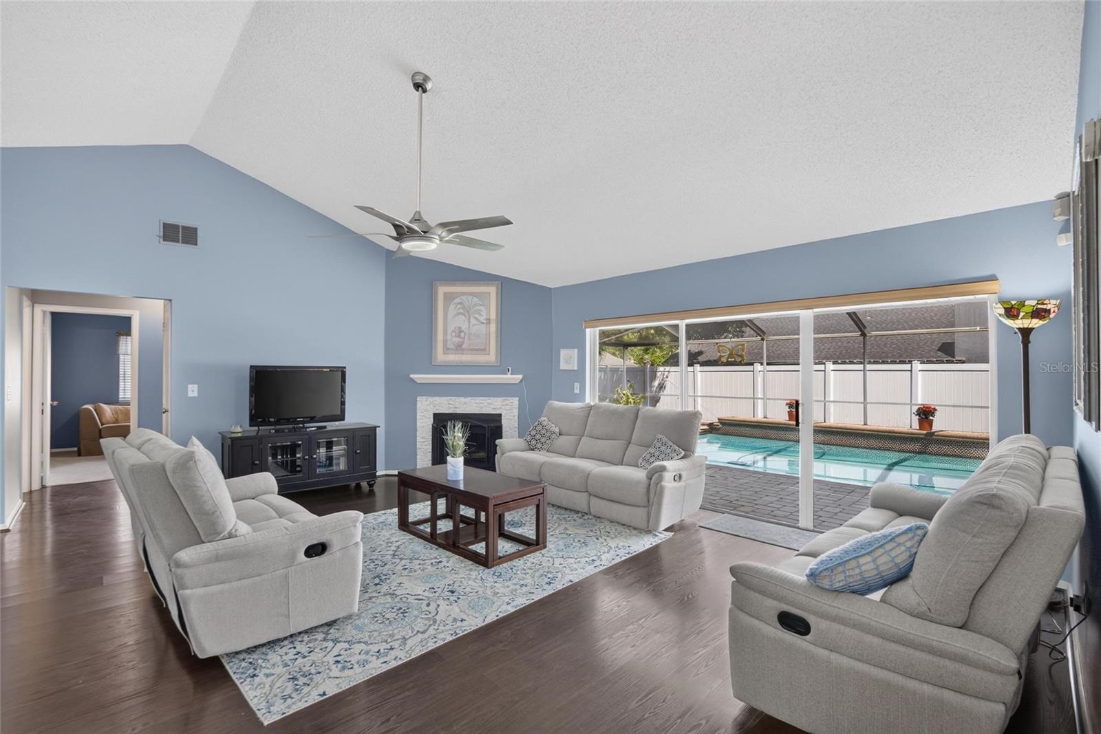 15112 Roundup Dr Property Photo 12