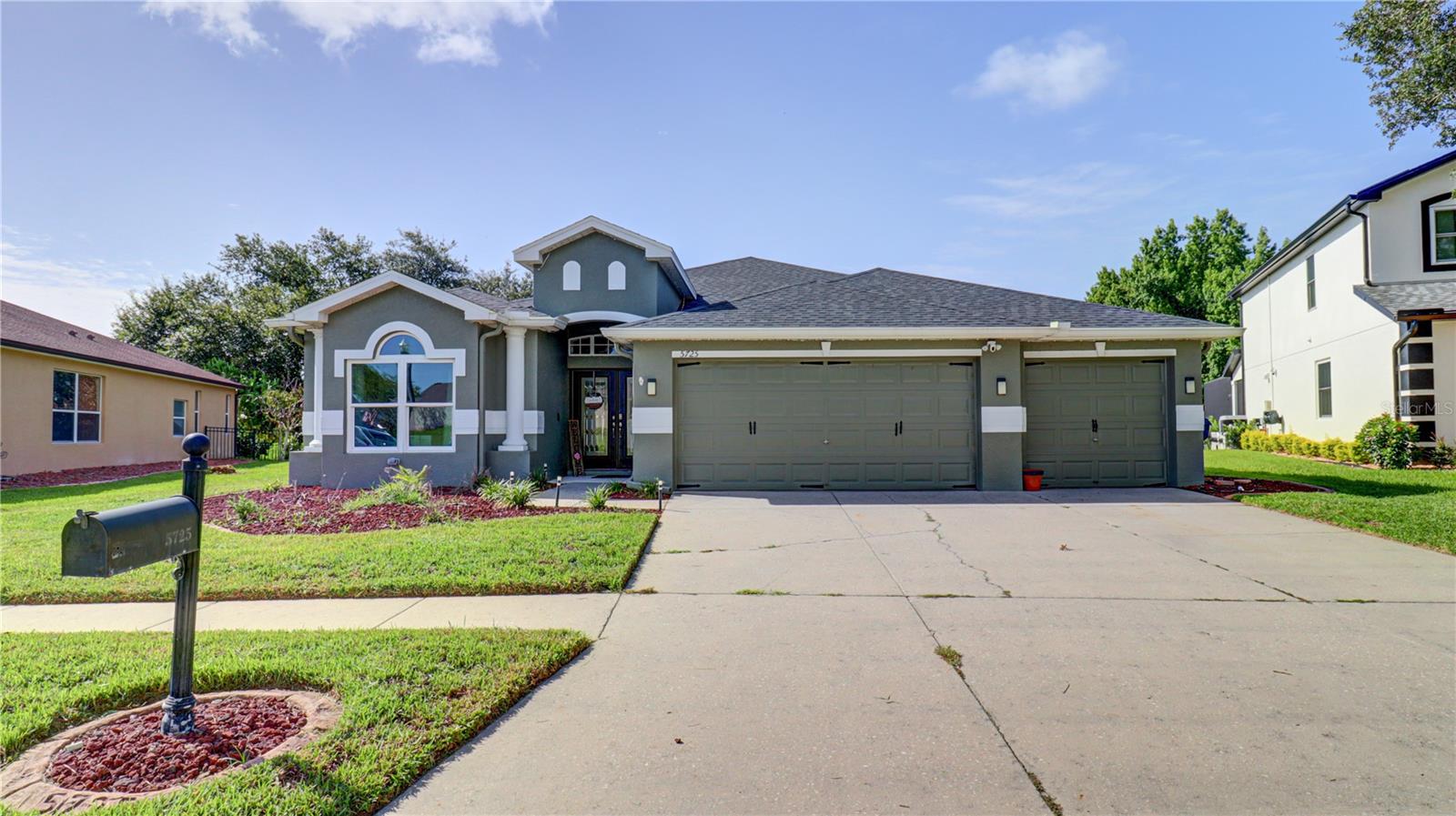 5725 JUSTICIA LOOP