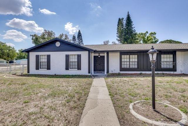 920 Lakeview Dr Property Photo 3