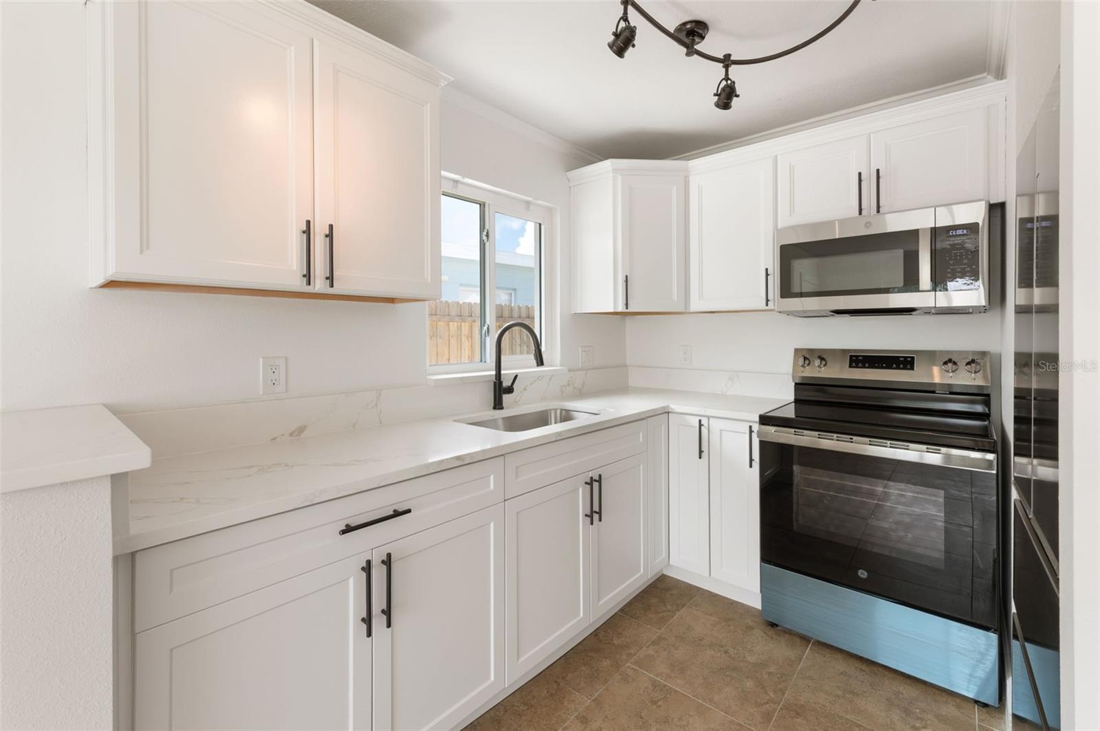 14036 Marguerite Dr Property Photo 8