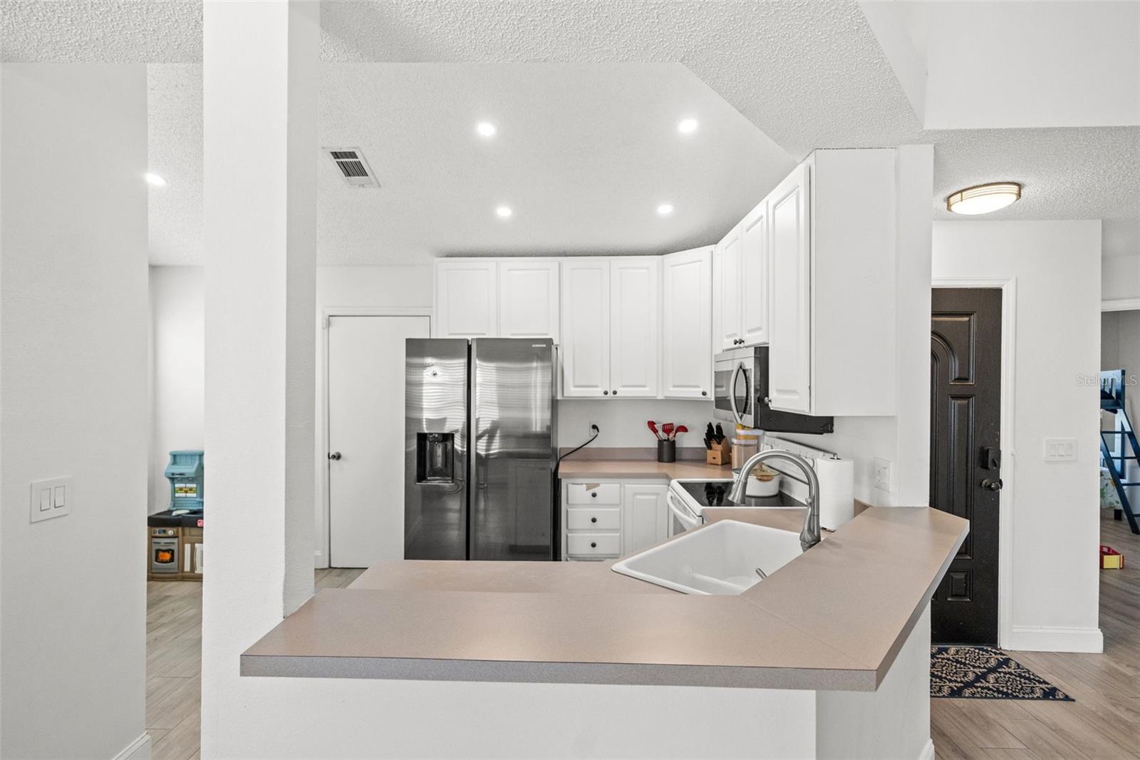 12714 Trowbridge Ln Property Photo 8