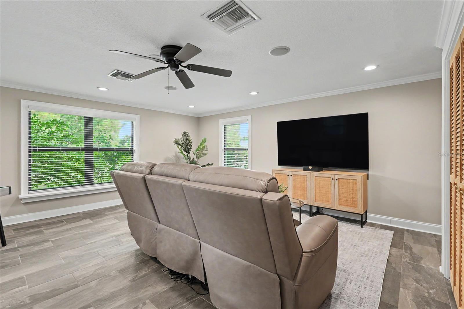 475 Holly Hill Rd Property Photo 3