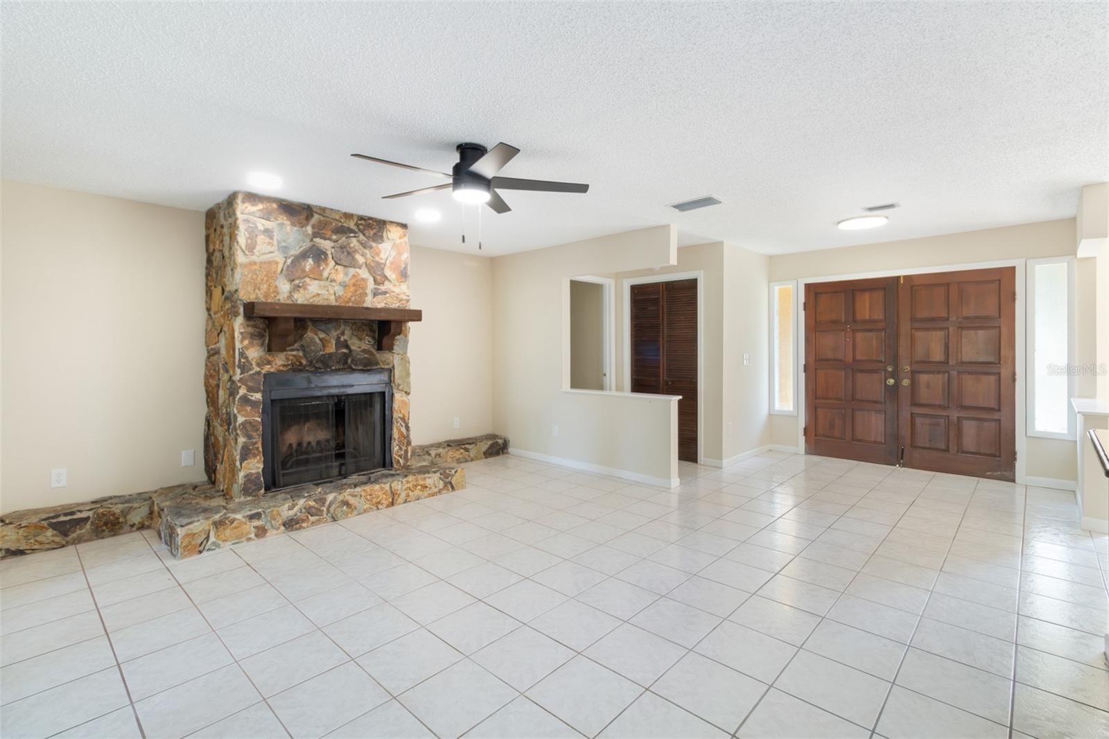 3215 Lake Saxon Dr Property Photo 9