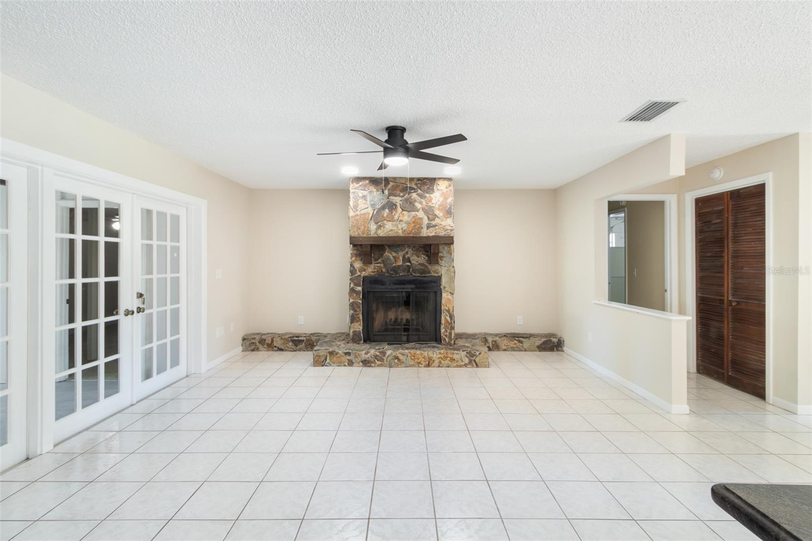 3215 Lake Saxon Dr Property Photo 10