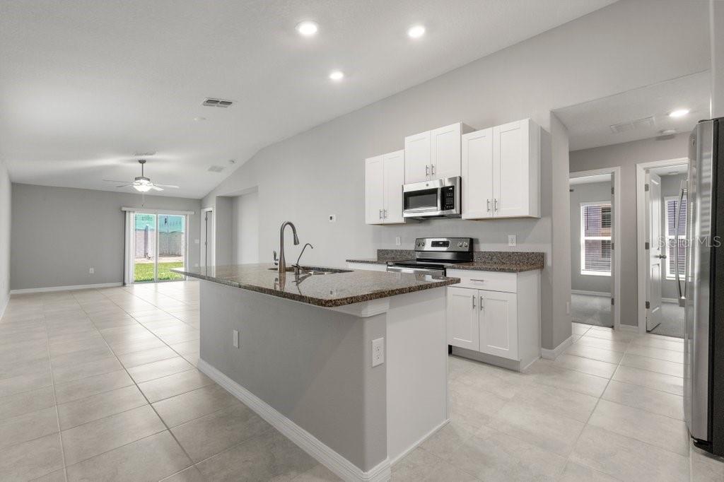 7110 Amelia Cove Ct Property Photo 4