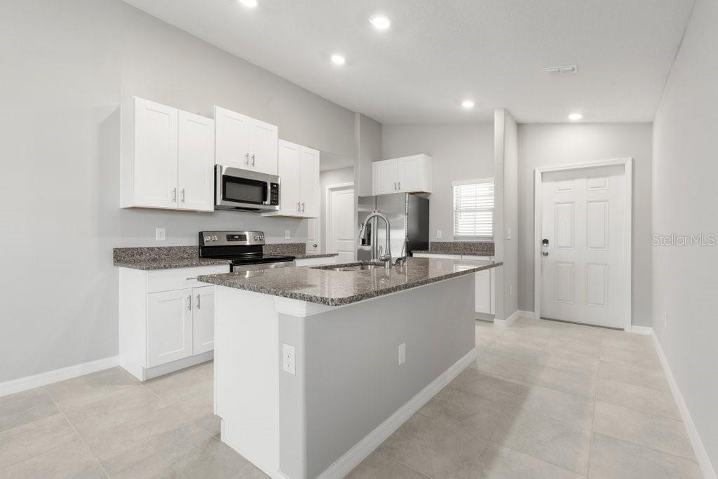 7110 Amelia Cove Ct Property Photo 5