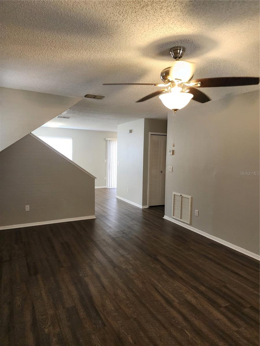 TB8529212 Property Photo 11