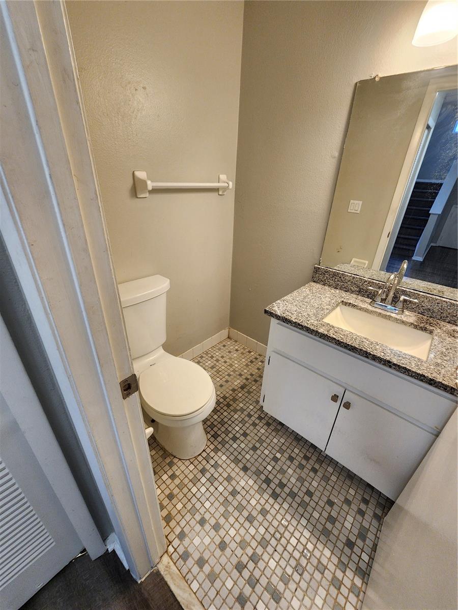 TB8529212 Property Photo 14